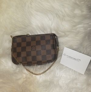 LV Mini Pochette Accessoires